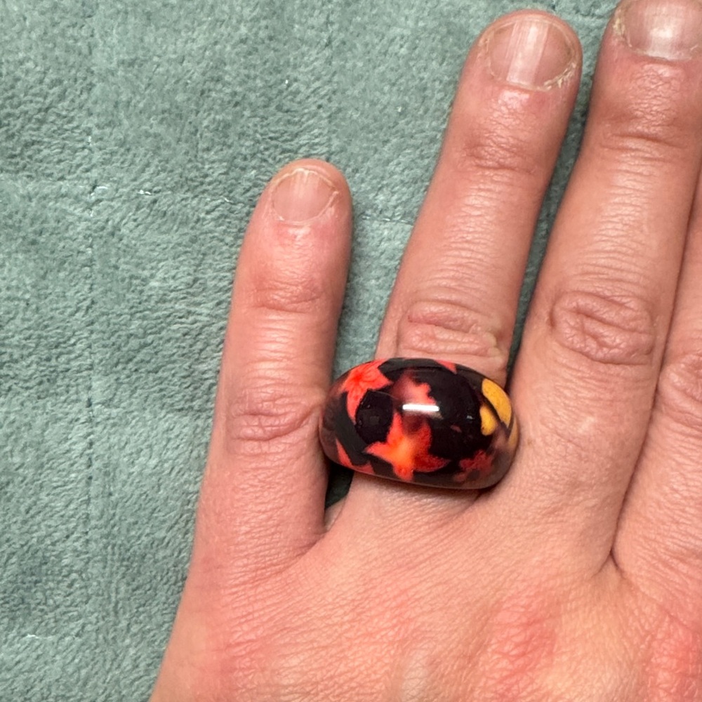 Vintage Plastic Ring, Black, Red, Stars, Retro, Boho, Size 8.75